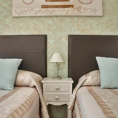 科莱吉塔教堂旅馆 比戈