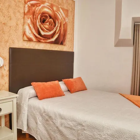 科莱吉塔教堂旅馆 2*