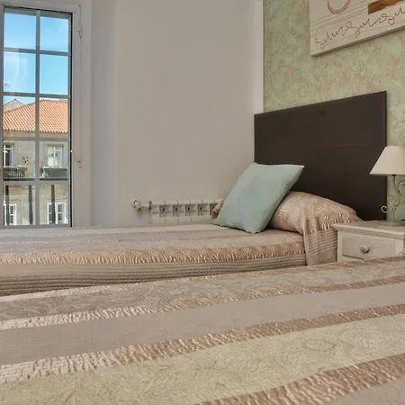 科莱吉塔教堂旅馆 招待所 比戈