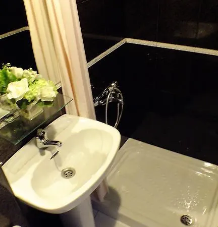 科莱吉塔教堂旅馆 招待所 比戈