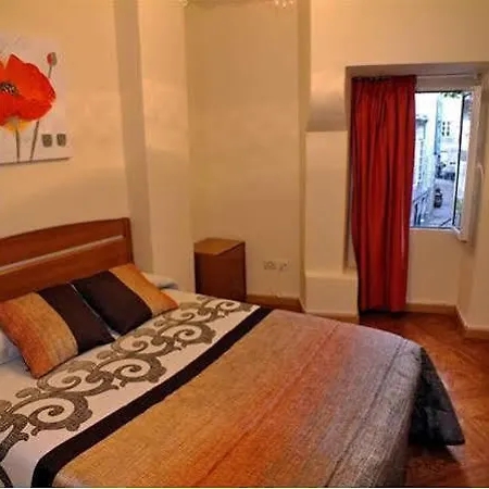 科莱吉塔教堂旅馆 2*